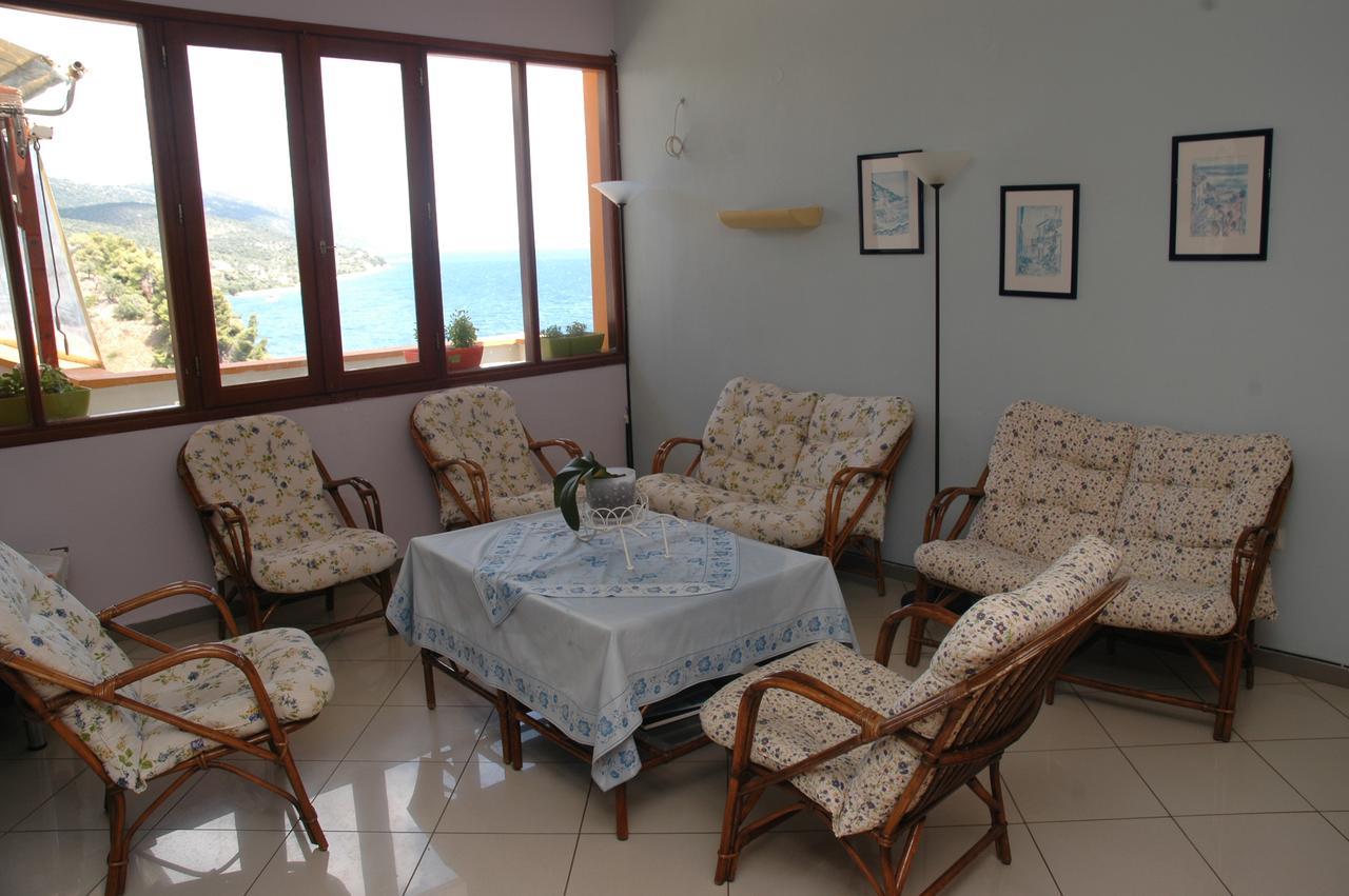 Agnanti Hotel Kalamakia 外观 照片