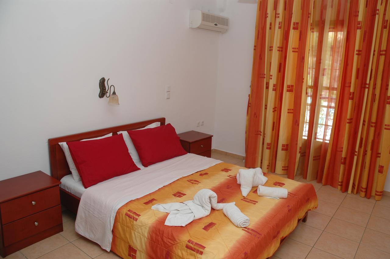 Agnanti Hotel Kalamakia 外观 照片