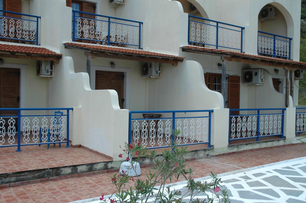 Agnanti Hotel Kalamakia 外观 照片
